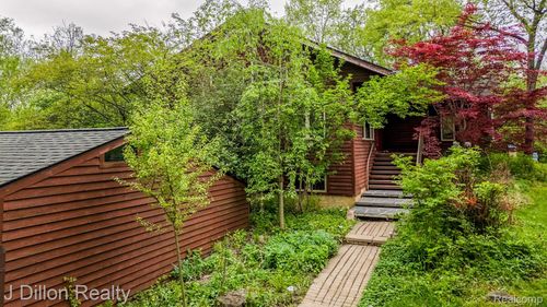 7250 Fosdick Rd, Saline, MI, 48176-9543 | Card Image