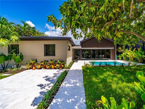 2777 Calusa St, Coconut Grove, FL, 33133-3160 | Card Image