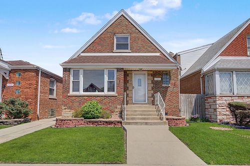 11011 S Avenue L, Chicago, IL, 60617 | Card Image