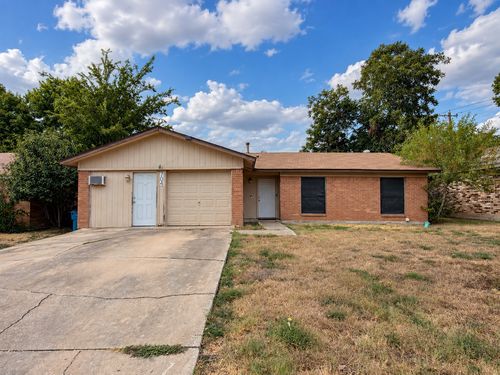 704 Drake Lane, Taylor, TX, 76574 | Card Image