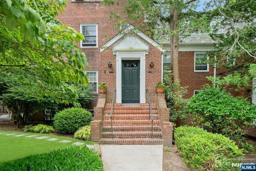 185 E Palisade Ave, Englewood, NJ, 07631-3168 | Card Image