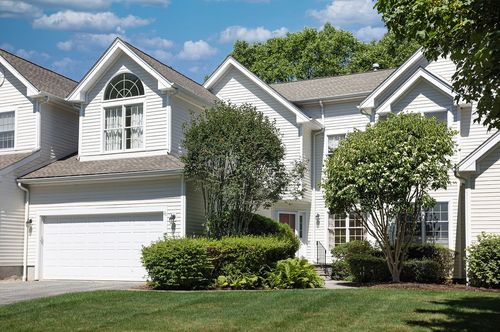20 Sanctuary Dr, East Greenwich, RI, 02818-2069 | Card Image
