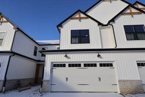 5508 Fawnsbury Ct, Powell, OH, 43065-9964 | Card Image