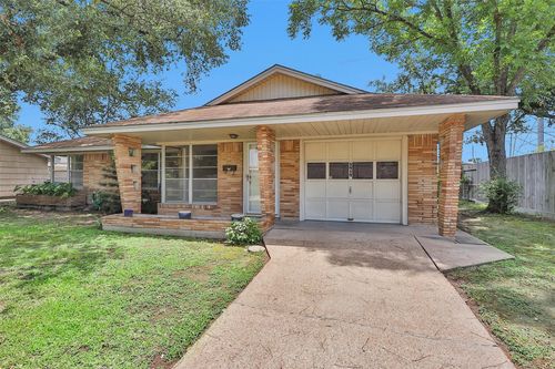 3919 Gardendale Dr, Houston, TX, 77092-7902 | Card Image