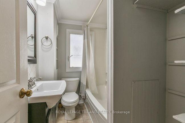 10 Linwood St, Home with 4 bedrooms, 2 bathrooms and 3 parking in London ON | Image 19