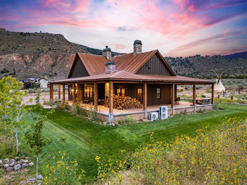 8552 W Sawtooth Park Dr, Vernal, UT, 84078-9433 | Card Image