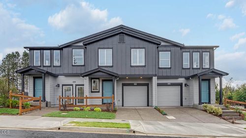 61018 Se Buxton Loop, Bend, OR, 97702 | Card Image