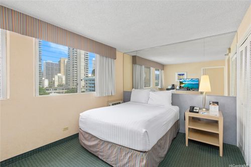 513-444 Kanekapolei St, Honolulu, HI, 96815-3038 | Card Image