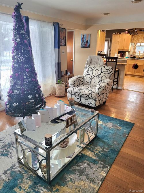 13468 Crosley, Redford, MI, 48239-4519 | Card Image