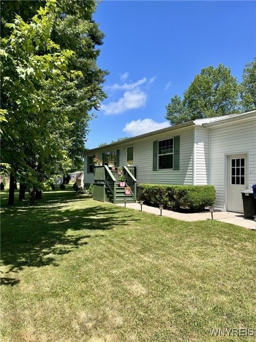 79 Rainbow Park, Ransomville, NY, 14131-9552 | Card Image