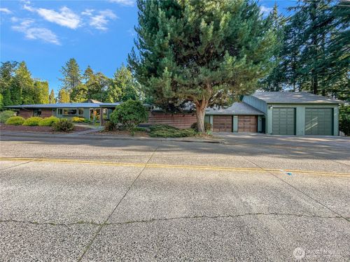 2357 Cascade Way, Longview, WA, 98632-5536 | Card Image