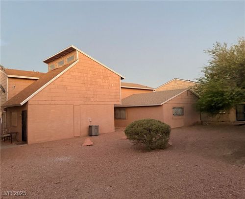 5205 Golden Ln, Las Vegas, NV, 89119-1852 | Card Image