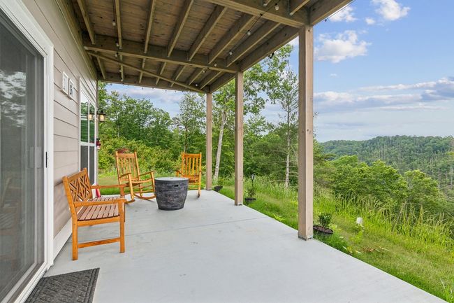 497 Jakes Landing Way S, Home with 3 bedrooms, 3 bathrooms and null parking in Ellijay GA | Image 43