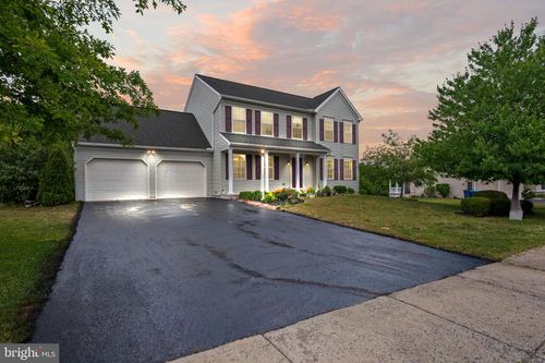 7777 Manada Creek Dr, HARRISBURG, PA, 17112-8743 | Card Image