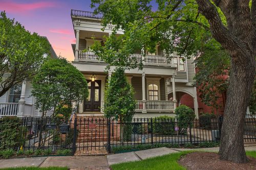1132 Oxford St, Houston, TX, 77008-7069 | Card Image