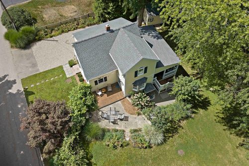 16 Oakland Ave, Hanover, MA, 02339-2330 | Card Image