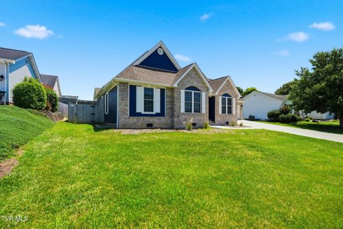 121 Violet Ln, Bluff City, TN, 37618-1247 | Card Image