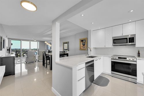 707-521 N Riverside Dr, Pompano Beach, FL, 33062-4742 | Card Image