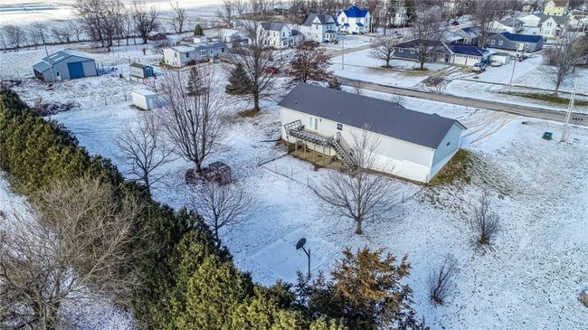 303 W Broadway St, House other with 3 bedrooms, 3 bathrooms and null parking in Stanwood IA | Image 22