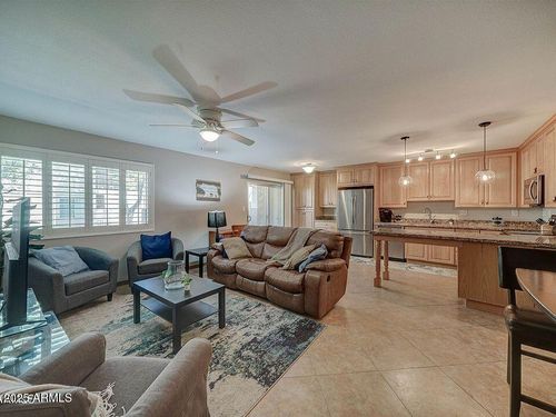 h3-5525 E Thomas Rd, Phoenix, AZ, 85018-8126 | Card Image