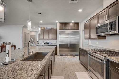 6790 Tangled Vines Ave, Las Vegas, NV, 89139-7040 | Card Image