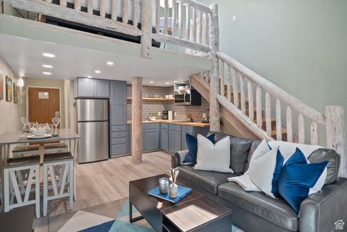 529-2245 Sidewinder Dr, Park City, UT, 84060-7485 | Card Image