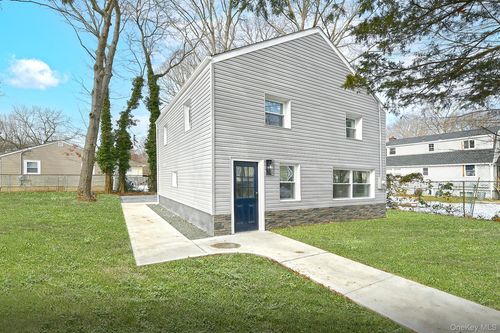 45 Crown Ave, Huntington, NY, 11743-4731 | Card Image