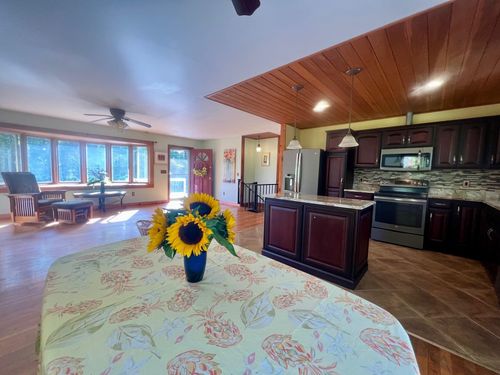 91 Sunny Acres Rd, Brattleboro, VT, 05301-6354 | Card Image