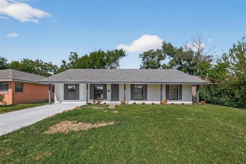 608 Lloyd Ln, Baytown, TX, 77521-4260 | Card Image