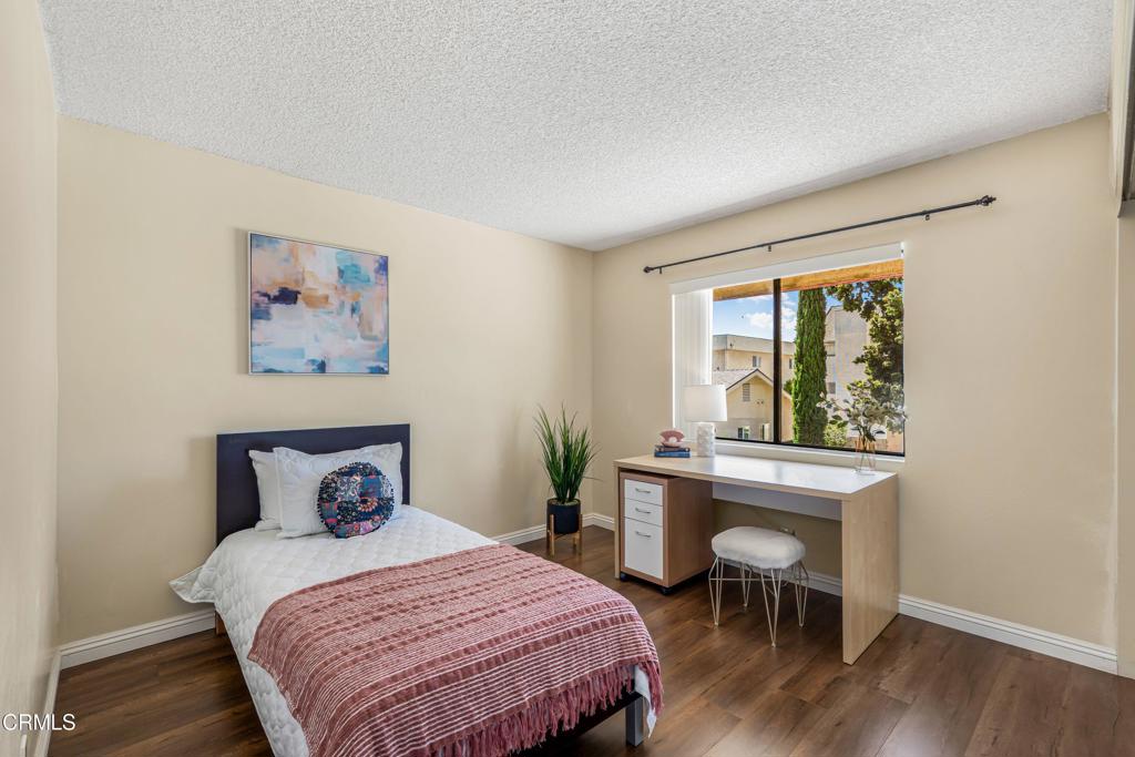 Residential in Winnetka 4