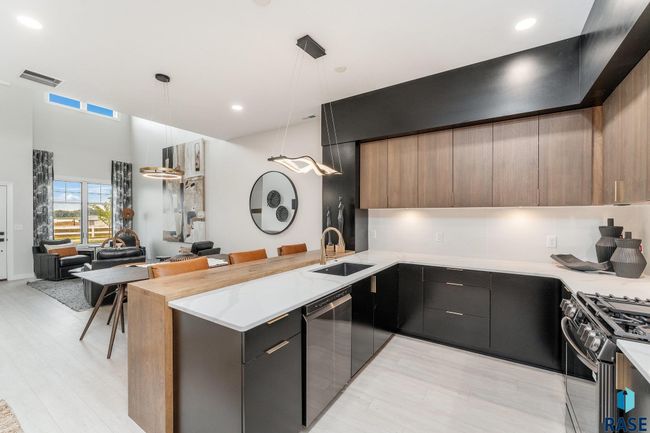 108 N Bryggen Pl, Townhouse with 3 bedrooms, 3 bathrooms and null parking in Sioux Falls SD | Image 7