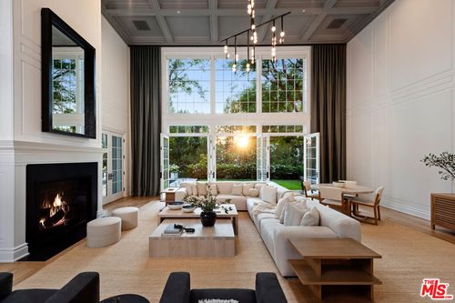 491 N Tigertail Rd, Los Angeles, CA, 90049-2807 | Card Image