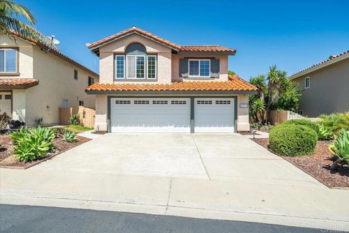 1568 Mallorca Dr, Vista, CA, 92081-5012 | Card Image