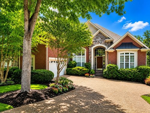 1002 Golf Club Ln E, Hendersonville, TN, 37075-8891 | Card Image