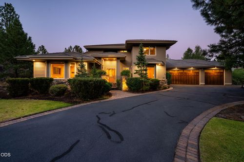 146 Nw Skyliner Summit Loop, Bend, OR, 97703-5490 | Card Image
