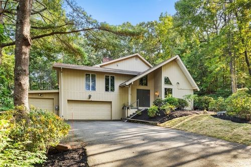 16 Bluejay Rd, Lynnfield, MA, 01940-2606 | Card Image