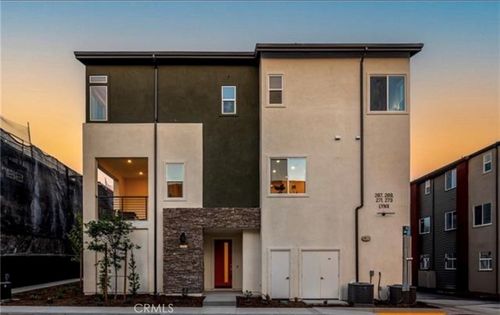273 Lynx, Irvine, CA, 92618-1458 | Card Image