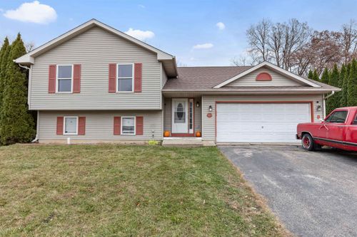 117 Drew Ct Ne, Poplar Grove, IL, 61065-8751 | Card Image