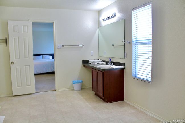 124 Hinge Path, House other with 3 bedrooms, 3 bathrooms and null parking in Cibolo TX | Image 36