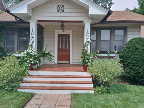 8506 S Euclid Ave, Chicago, IL, 60617-2262 | Card Image