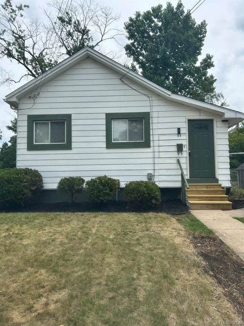 33 S Tasmania St, Pontiac, MI, 48342-2853 | Card Image