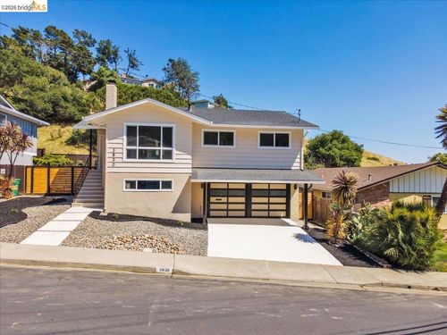 3830 Malcolm Ave, Oakland, CA, 94605-5457 | Card Image