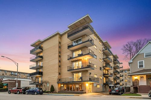 404-320 Circle Ave, Forest Park, IL, 60130-1660 | Card Image