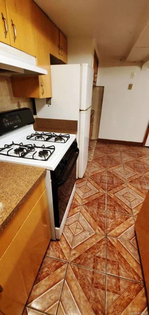 1-25 76th St, East Elmhurst, NY, 11370-1426 | Card Image