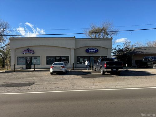 9154 Fenton Rd, Grand Blanc, MI, 48439-8380 | Card Image