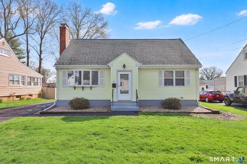 24 Madsen Rd, West Hartford, CT, 06110-2555 | Card Image