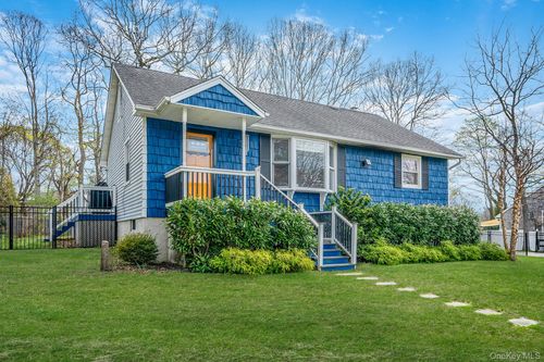 30 Erving Ave, East Patchogue, NY, 11772-5507 | Card Image