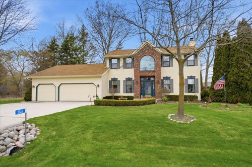 2146 Waverly Ct, Sheboygan, WI, 53083-2192 | Card Image