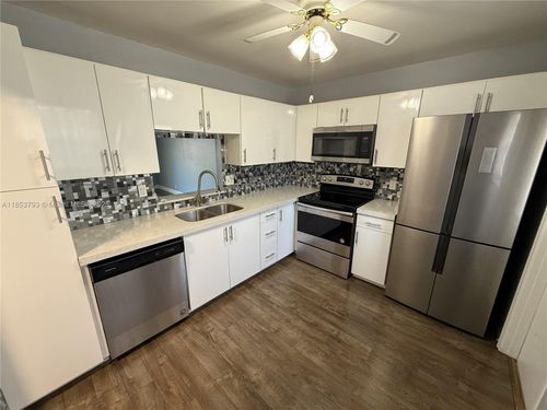 apt-201-232 Ne 12th Ave, Hallandale Beach, FL, 33009-4523 | Card Image