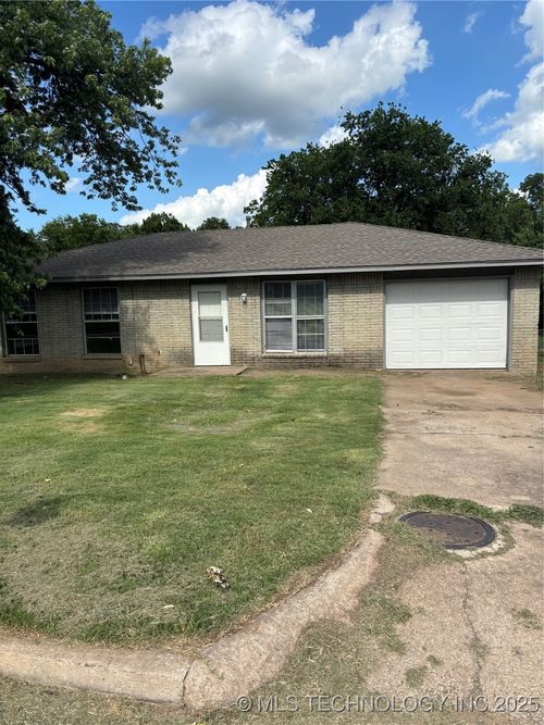 508 S Michigan Ave, Cushing, OK, 74023-4618 | Card Image